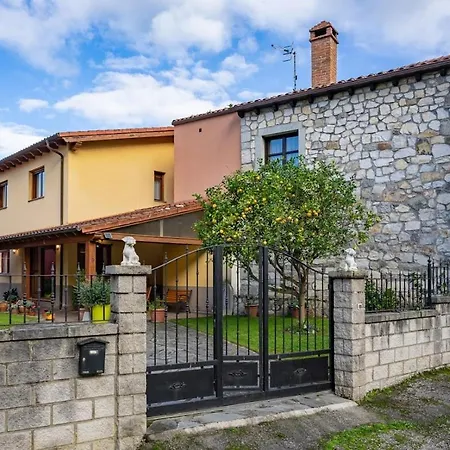 Llanes Asturias بيت للعطل